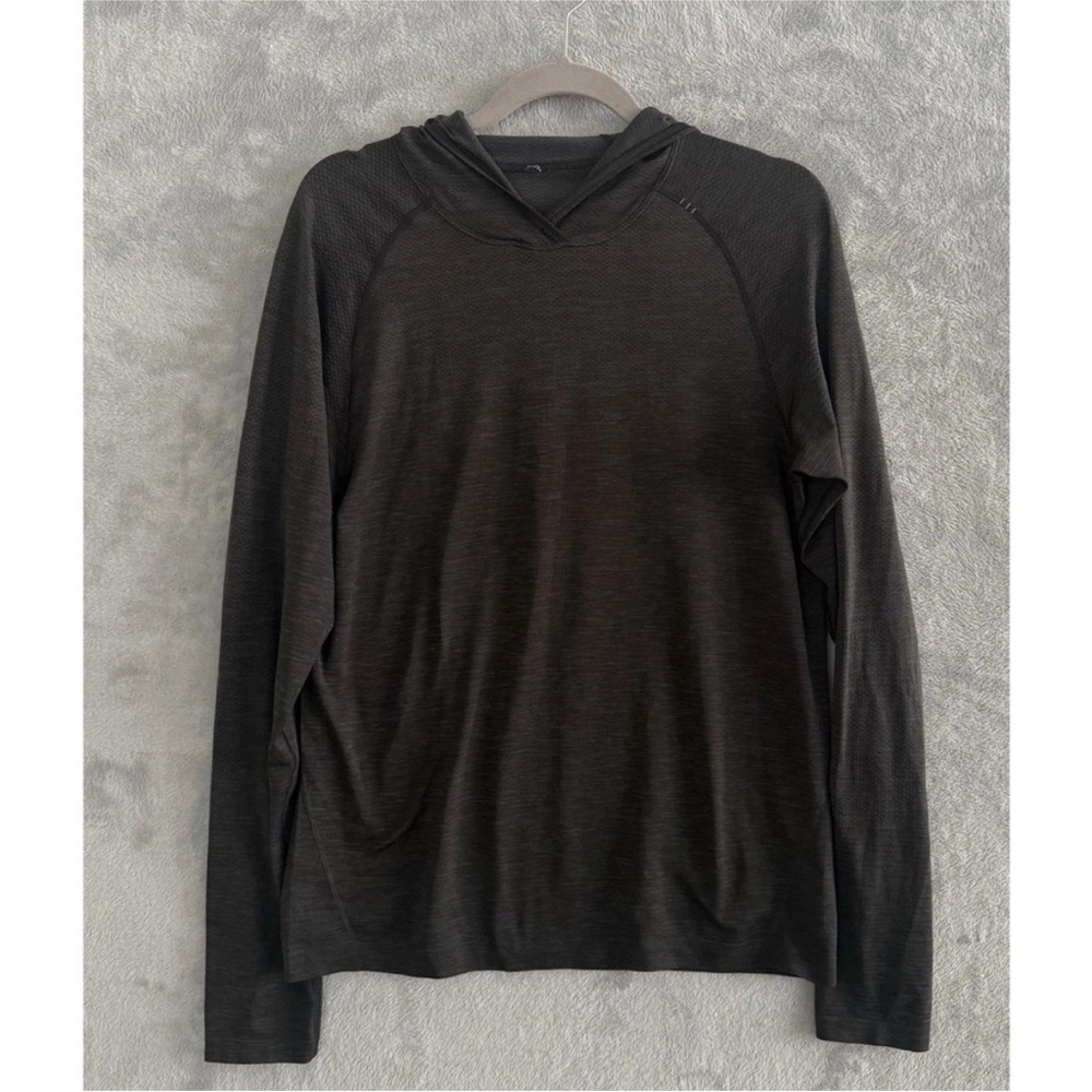 Men's Lululemon Black Metal Vent Tech Long Sleeve Shirt